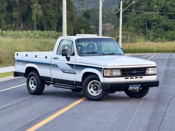 CHEVROLET D20 4.0 CUSTOM DE LUXE CS 8V DIESEL 2P MANUAL